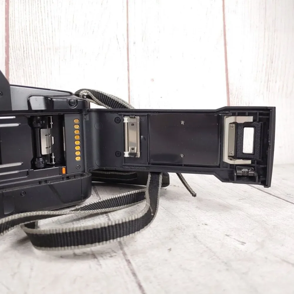 FOR PARTS REPAIR - Canon EOS 650 35mm Film Camera SLR - Body Only - UNTESTED